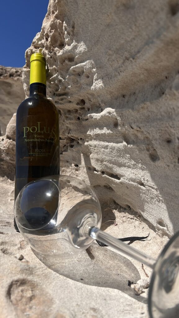 Botella de vino en exteriores